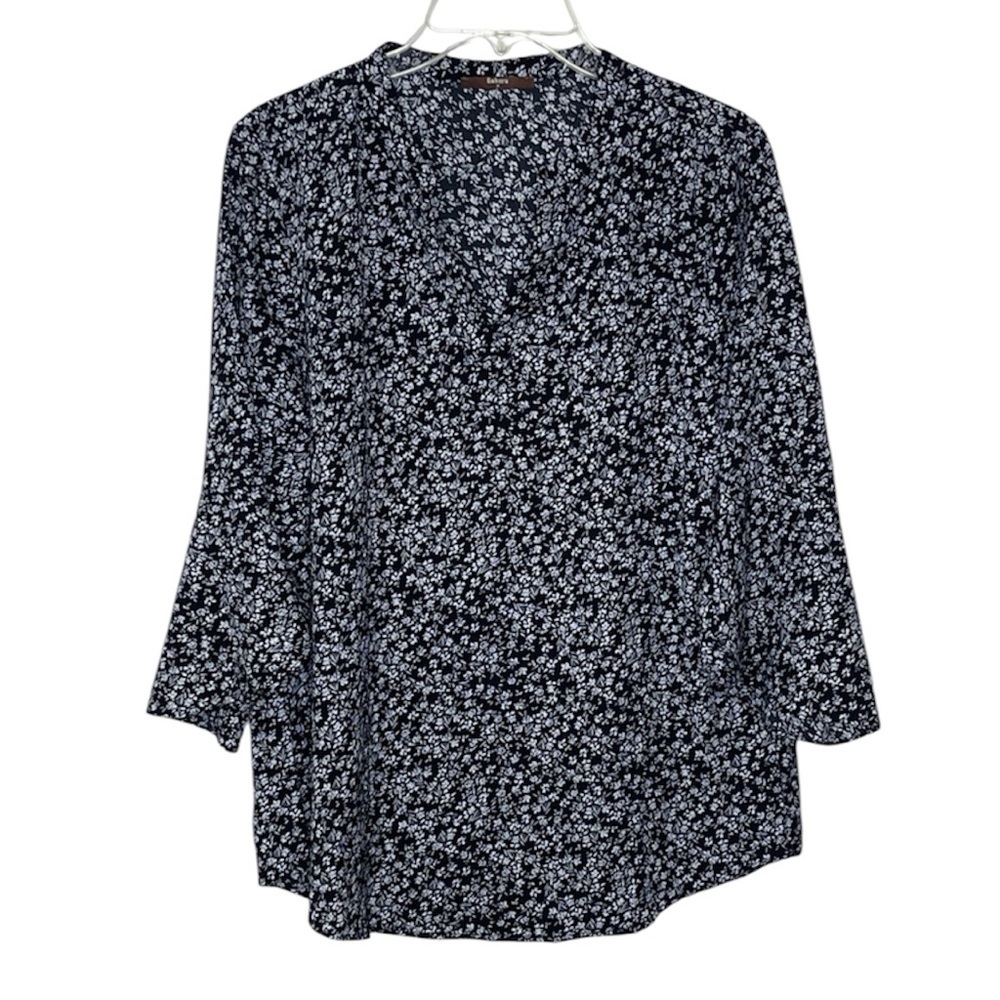 ❤️ 🆕 GAHARU Floral Top Size Medium